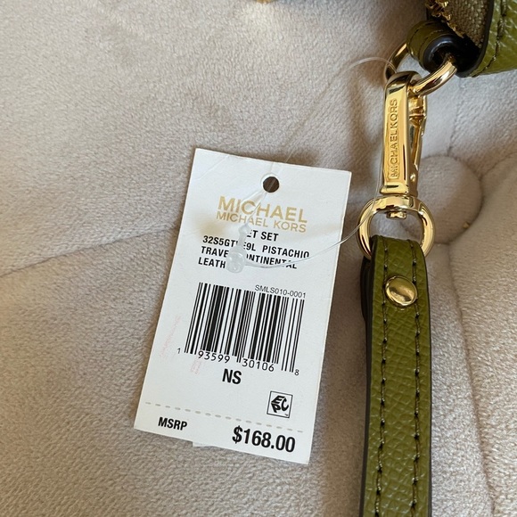 Michael Kors Jet Set Pistachio Green Travel Continental Leather Wallet - Picture 9 of 13